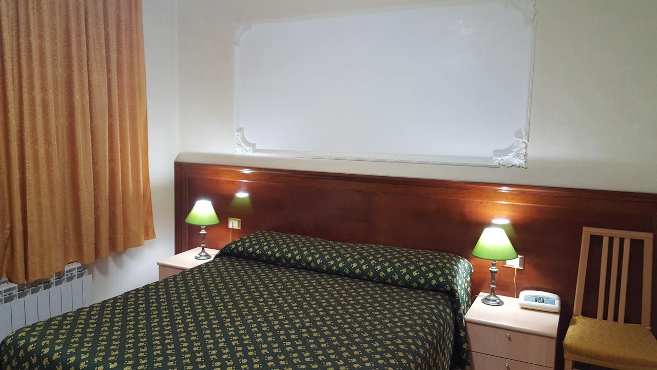 Hotel Rosetta Rzym Zewnętrze zdjęcie