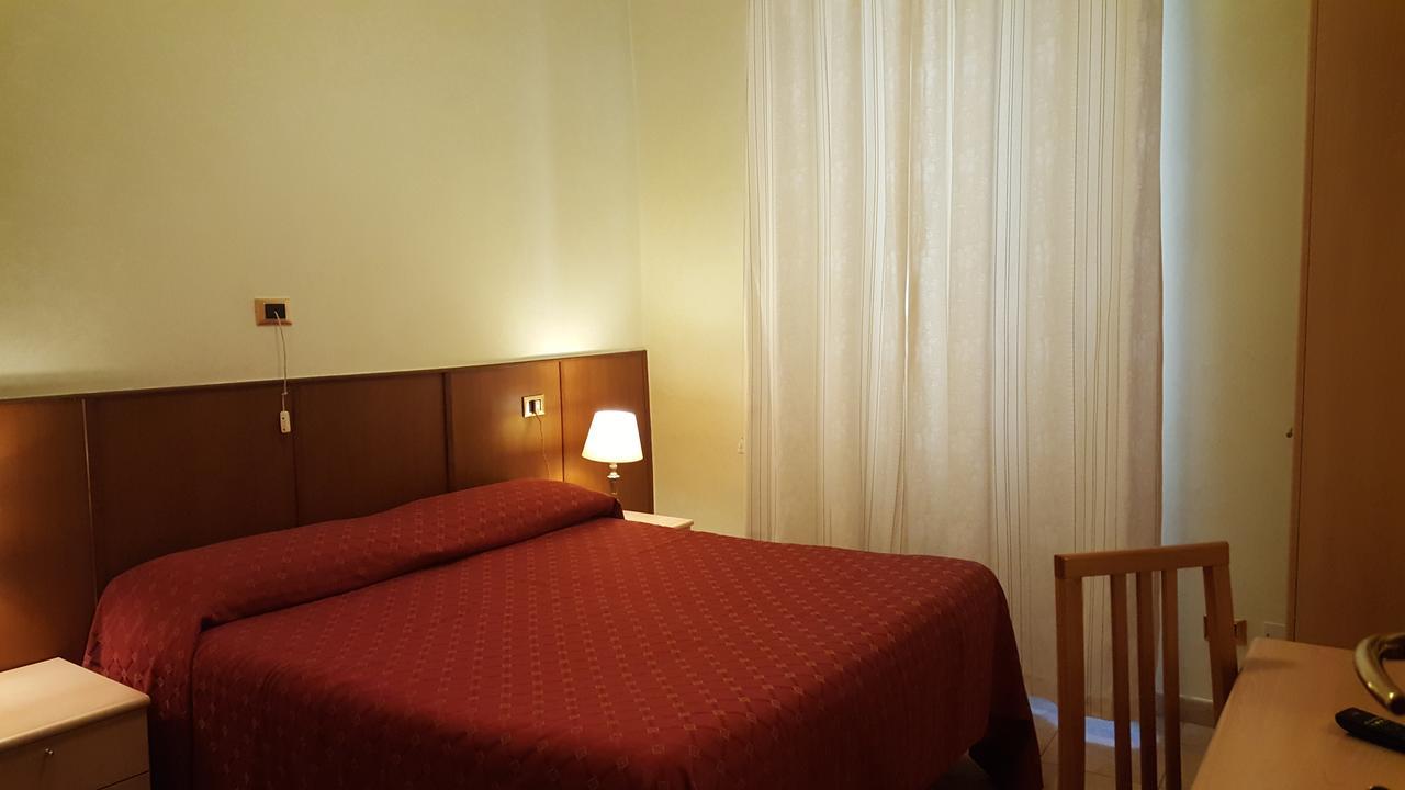 Hotel Rosetta Rzym Zewnętrze zdjęcie