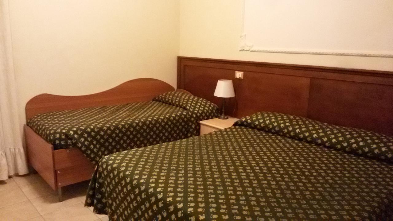 Hotel Rosetta Rzym Zewnętrze zdjęcie