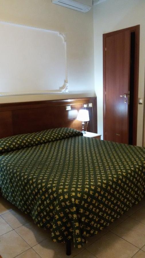 Hotel Rosetta Rzym Zewnętrze zdjęcie